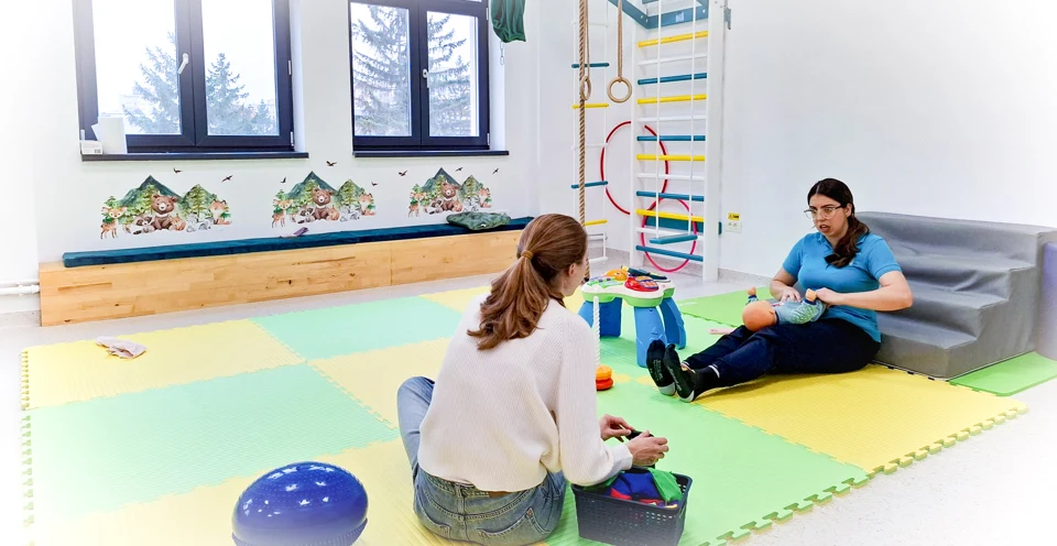 Îngrijire și mișcare în sala centrului Rehab Family Therapies